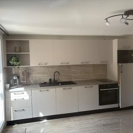 Charming Two-room, Quiet And Garden Terrace * La Trinité