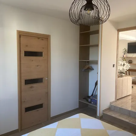 Charming Two-room, Quiet And Garden Terrace
