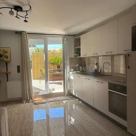 Charming Two-room, Quiet And Garden Terrace