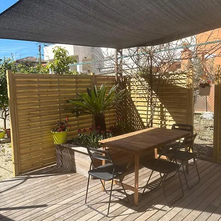 Charming Two-room, Quiet And Garden Terrace * La Trinité